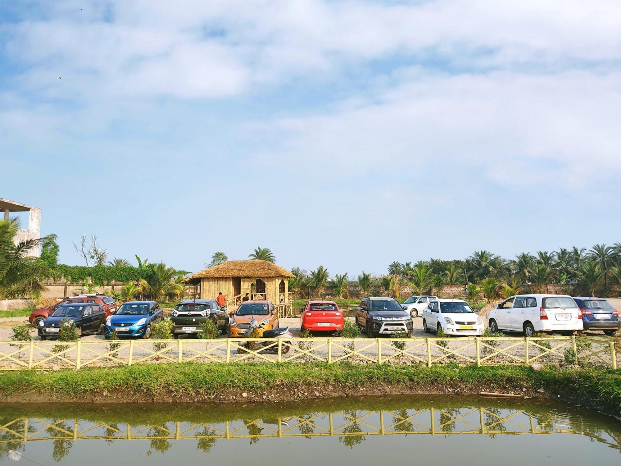 Palli Bangla Resort, Near Ruby Hospital, Anandapur Calcuta Exterior foto