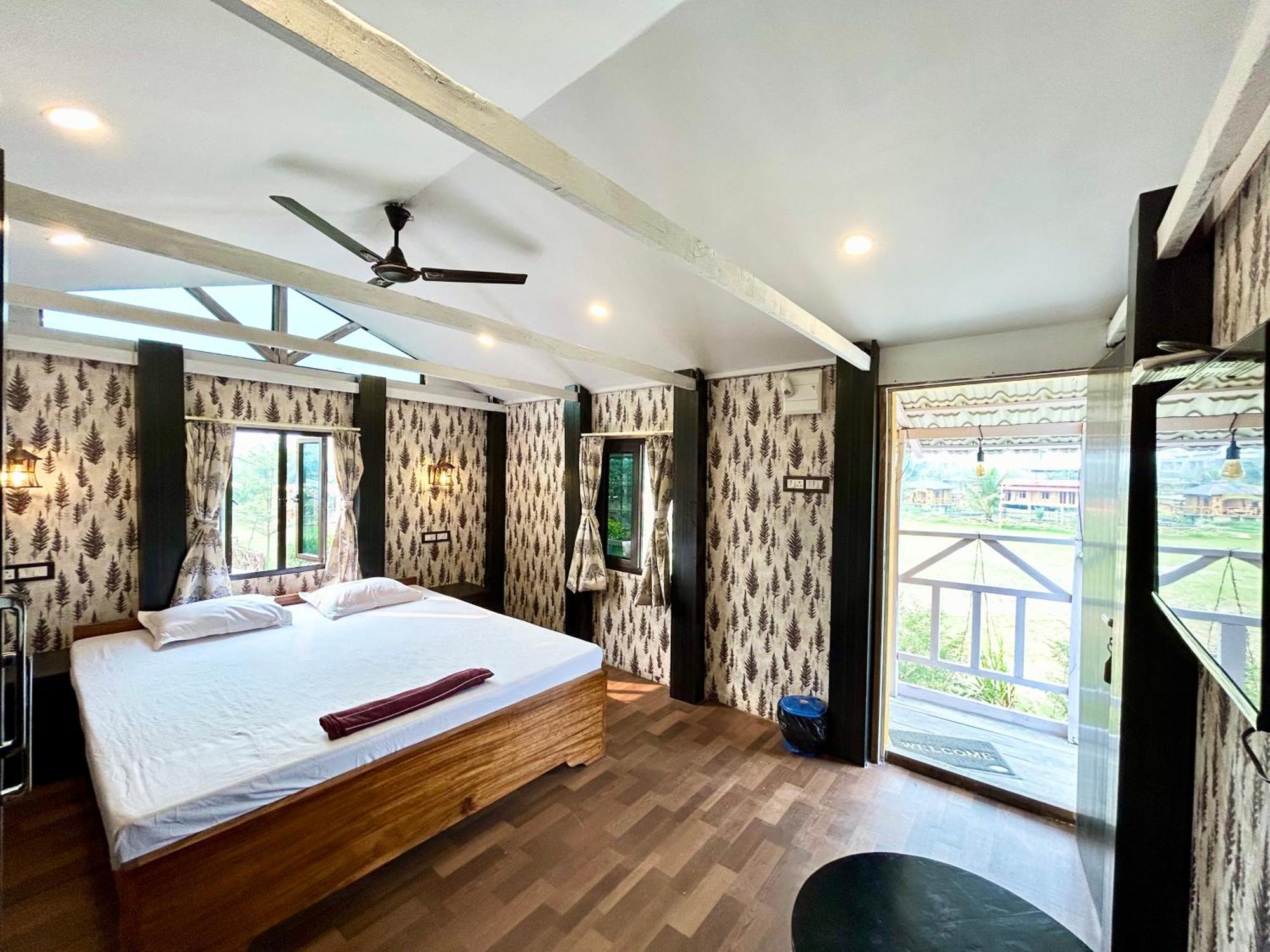 Palli Bangla Resort, Near Ruby Hospital, Anandapur Calcuta Exterior foto